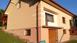 Fasada Kojuhovje (družina Težak)